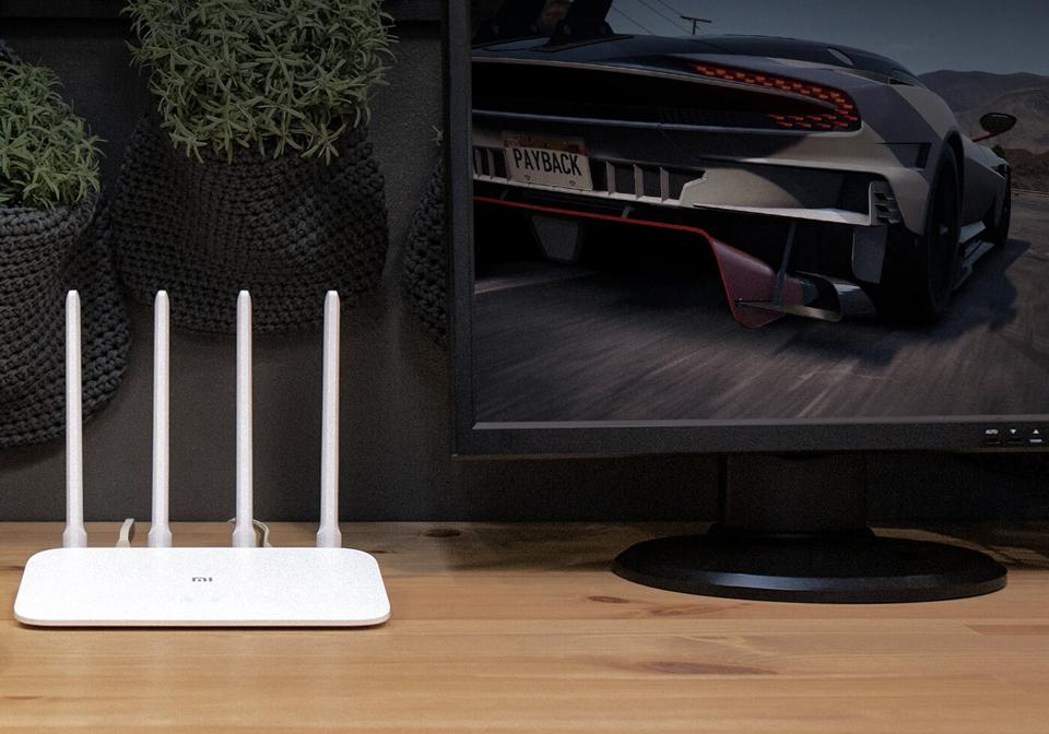 Роутер Xiaomi Mi WiFi Router 4A Gigabit Edition DVB4218CN в комнате