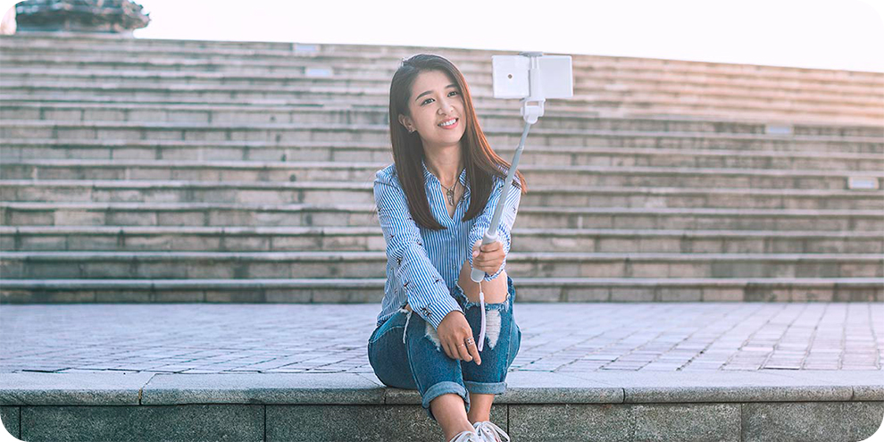 Монопод Xiaomi Selfie Stick Bluetooth Монопод Xiaomi Selfie Stick Bluetooth